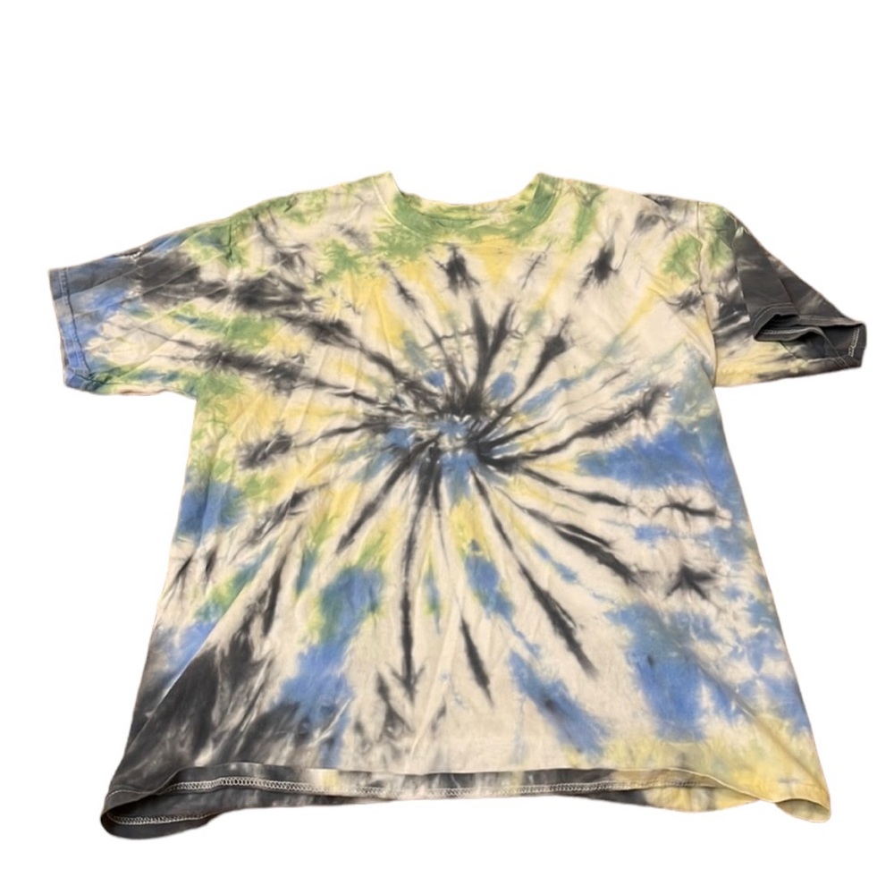 Men’s Tie Dye tee in blue, yellow, green and grey. Size M. GC